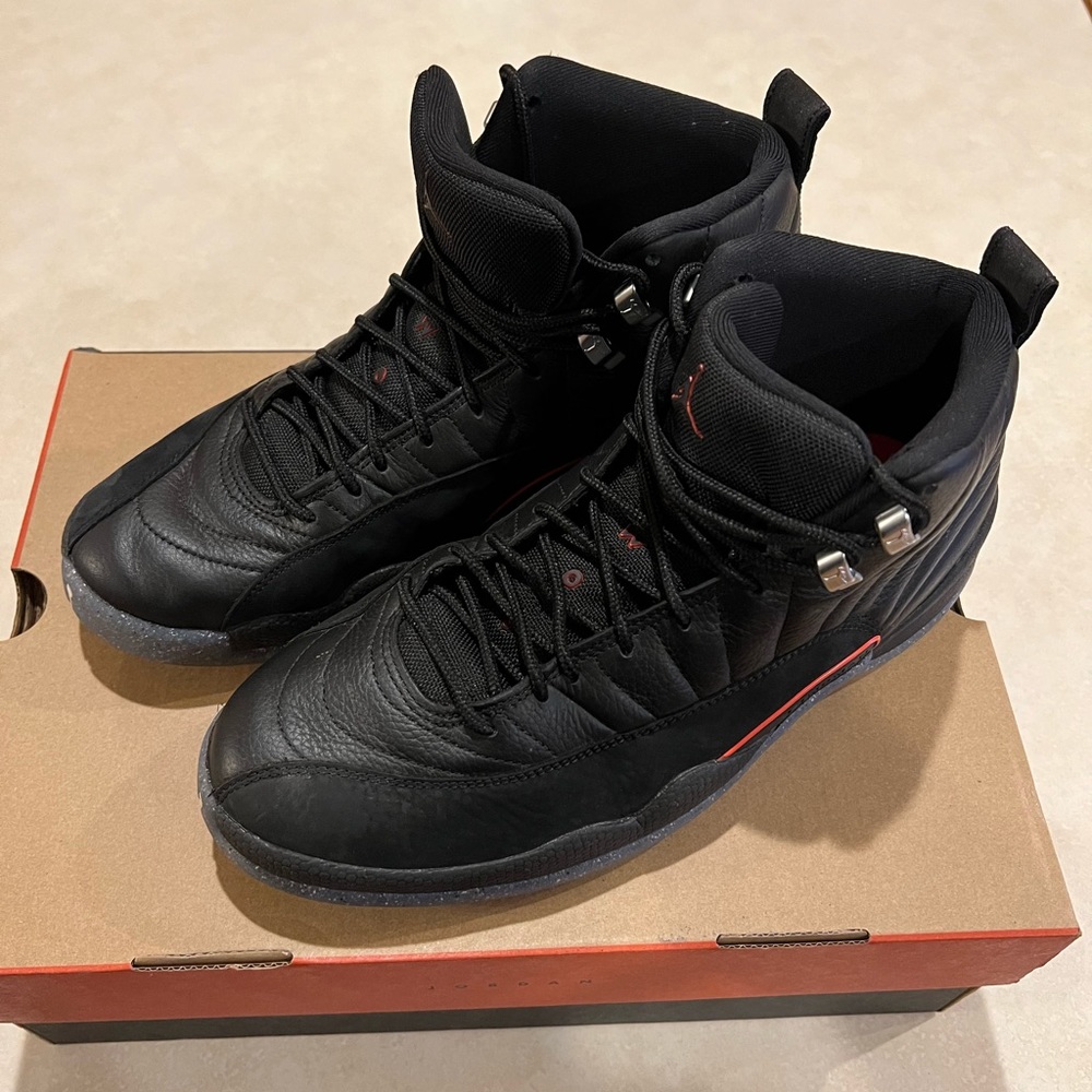 Like new Air Jordan 12 Retro Edition men’s size 10.5.